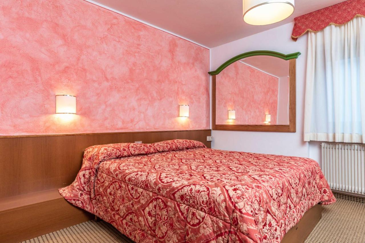 Hotel Italo Madonna Buitenkant foto