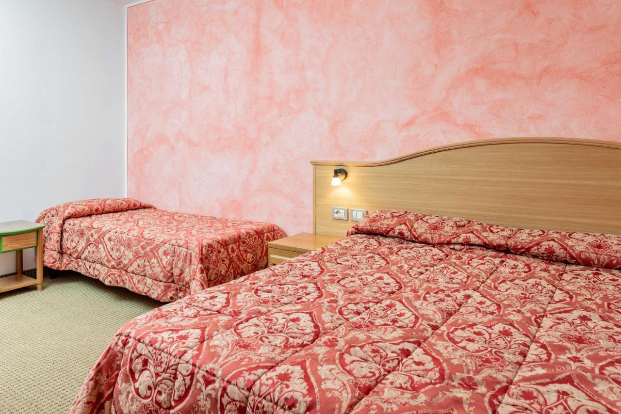 Hotel Italo Madonna Buitenkant foto