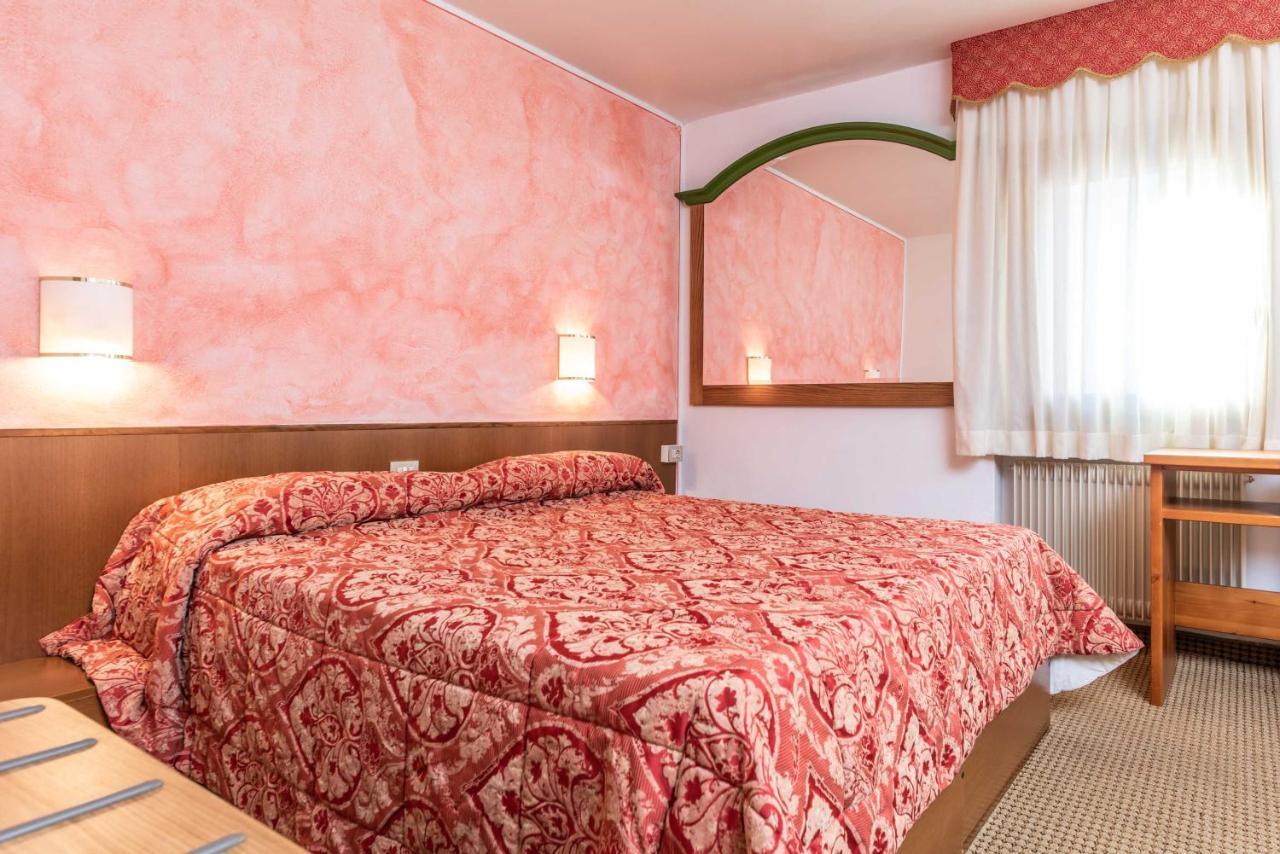 Hotel Italo Madonna Buitenkant foto
