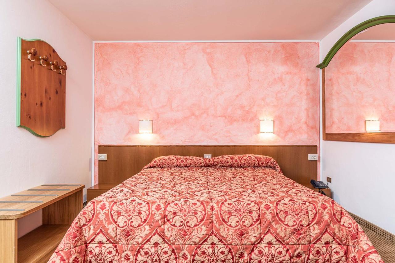 Hotel Italo Madonna Buitenkant foto